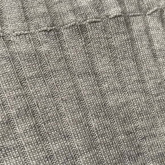 Vince Lightweight Skinny Ribbed Turtleneck Sweater in Light Grey Size Small - Picture 5 of 11